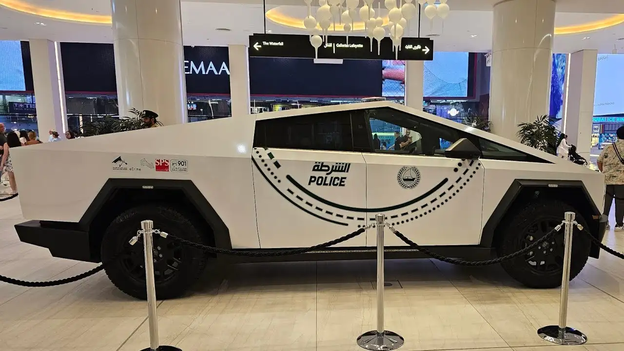 Dubai Ride Cybertuck El Espectacular Tesla Cybertruck que se incorpora a la Policía de Dubai ...
