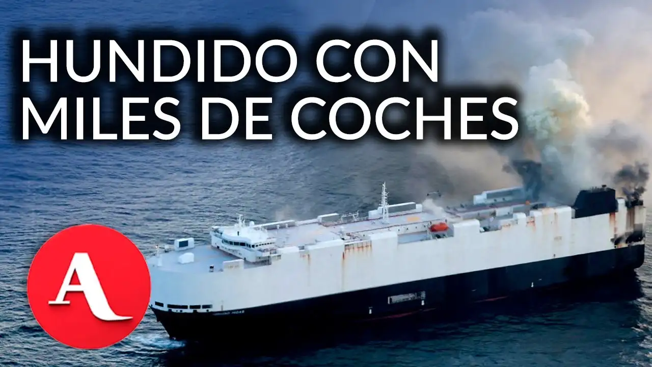 Buque se hunde con más de 3.000 vehículos chinos a bordo, tras incendio de tres semanas