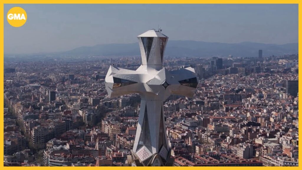 La Sagrada Familia se Corona como la Iglesia Más Alta del Mundo al Culminar la Visión Centenaria de Gaudí visto en CIBERED