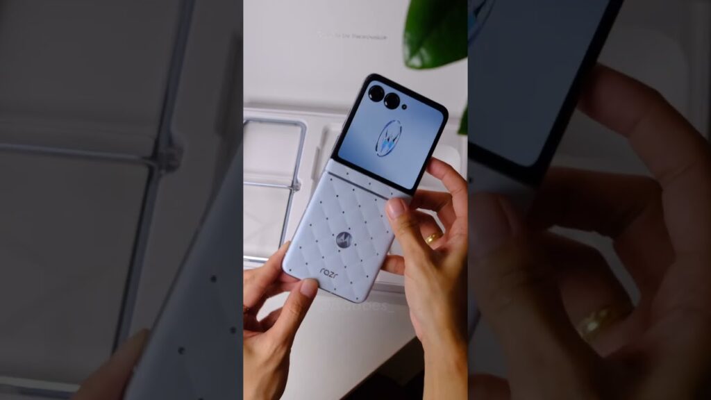 Smartphone Motorola Razr 70 Swarovski Edition: lujo y diseño con cristales hasta en la bisagra visto en Smartphones CiberED